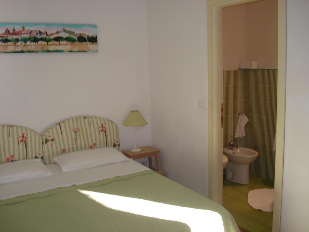 Villa Agriturismo La Vecchia Dolceacqua Chambre photo